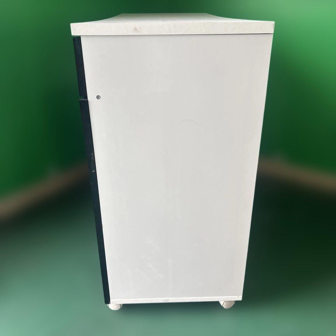 モカ モダン食器棚 ブラック＆ホワイト