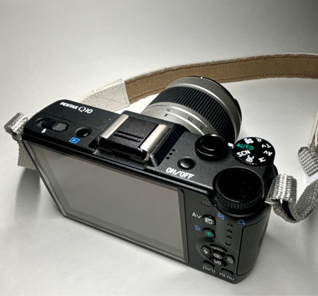 【ジャンク 】ペンタックスPENTAX Q10 専用ケース、バッテリー×5本