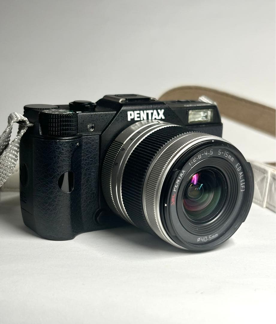 【ジャンク 】ペンタックスPENTAX Q10 専用ケース、バッテリー×5本