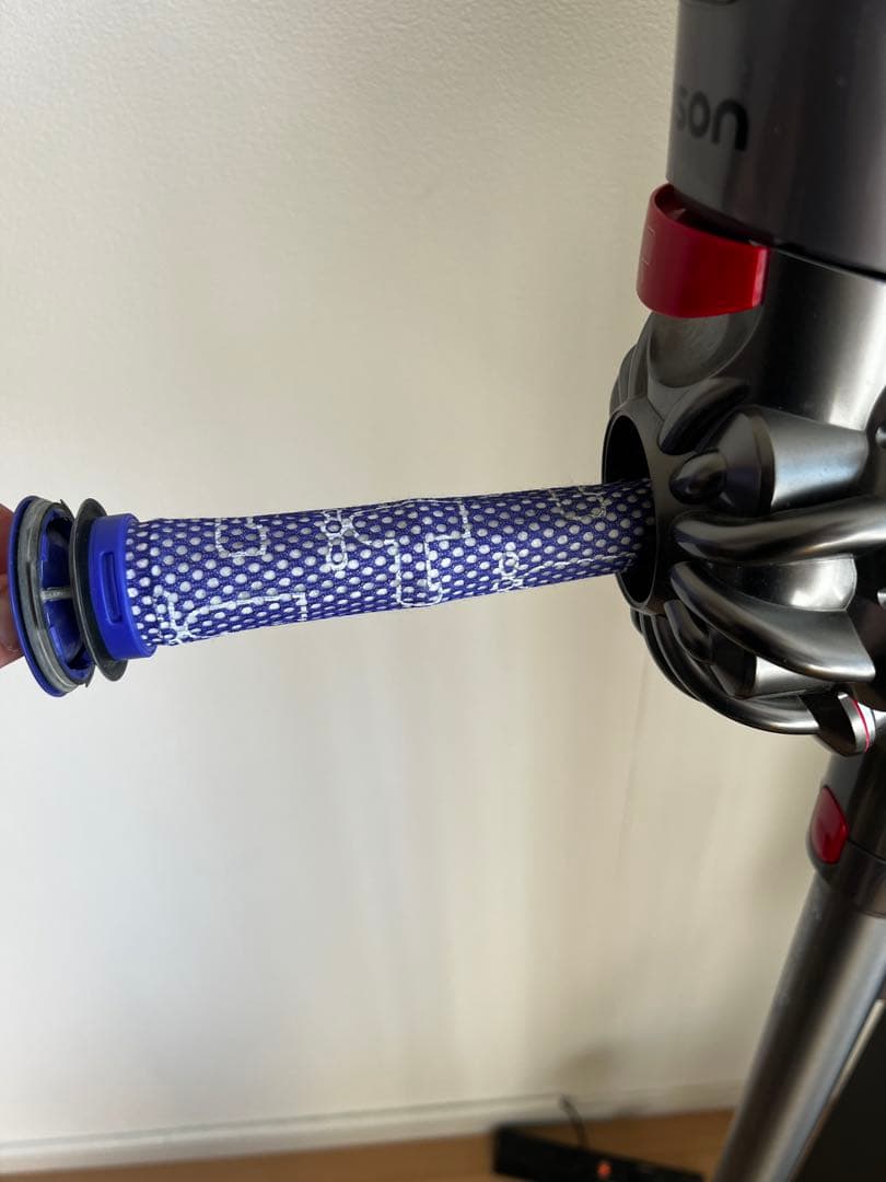 さくらんぼ　ダイソン Dyson V8 Slim Fluffy SV10