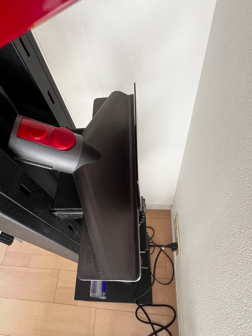 さくらんぼ　ダイソン Dyson V8 Slim Fluffy SV10