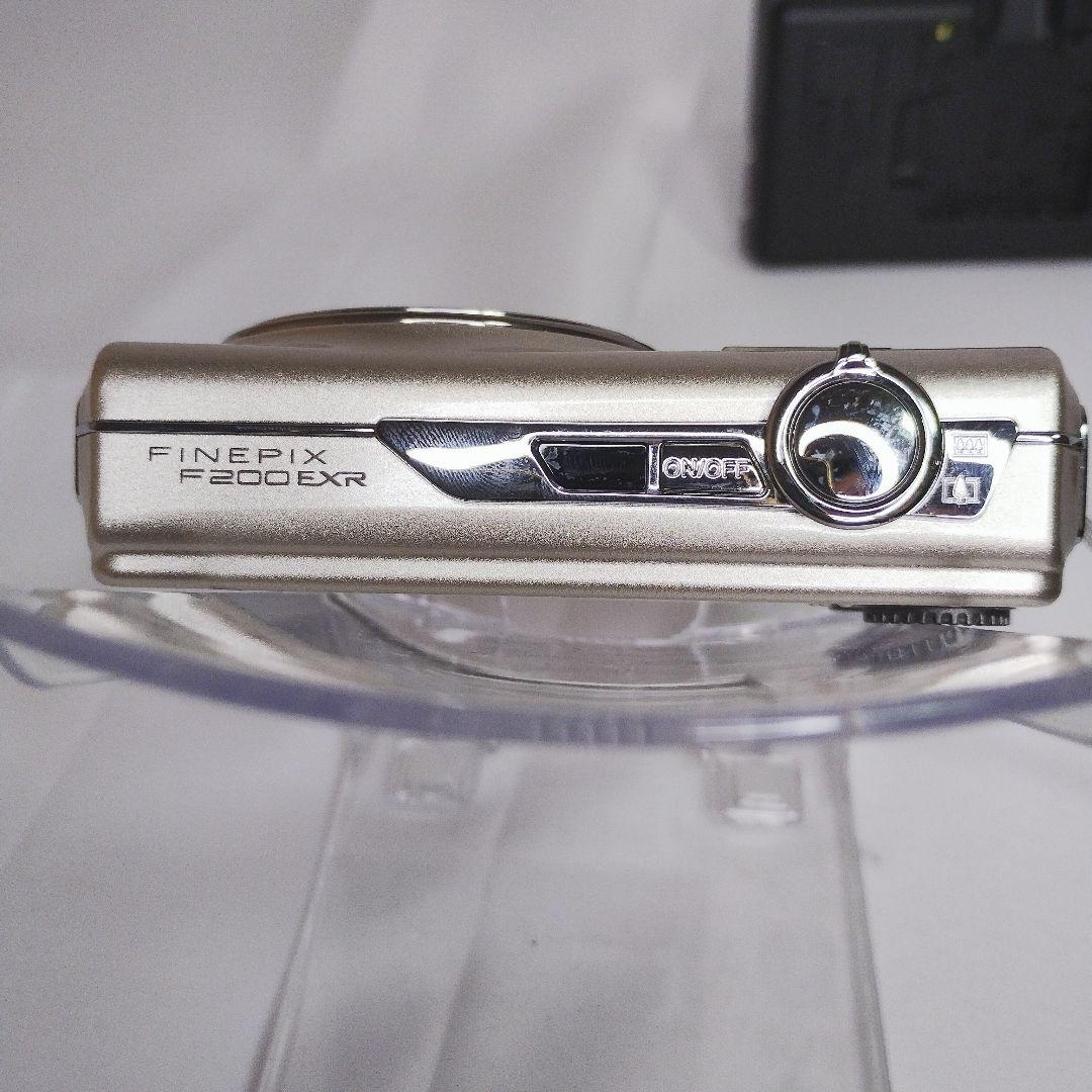 Fujifilm F200EXR コンパクトデジタルカメラ