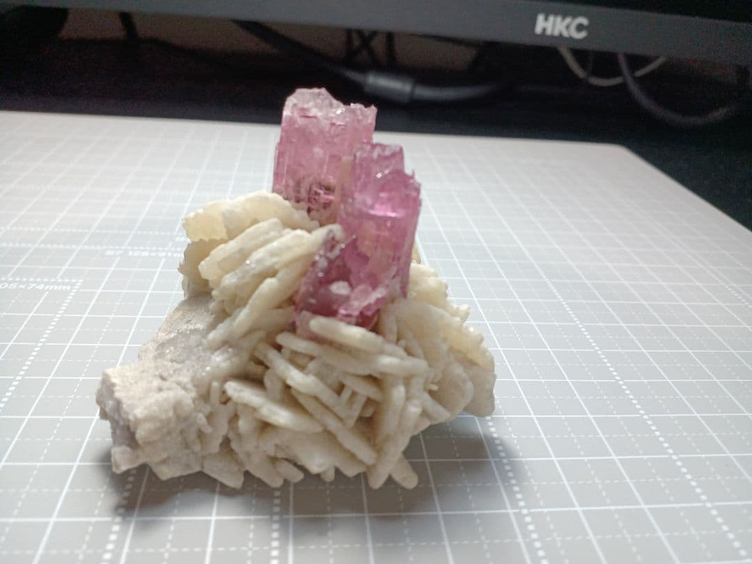 GG　ピンクトルマリン　原石　鉱物標本