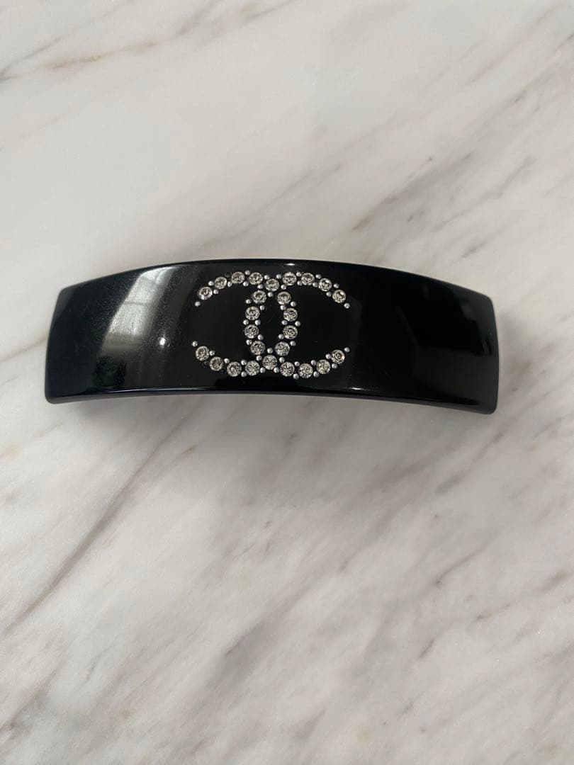 CHANEL ブラック ヘアクリップ クリスタル装飾