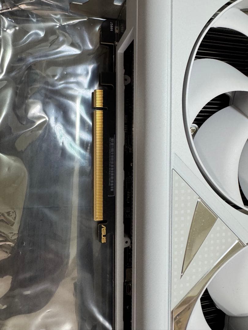 グラフィックボード・グラボ・ビデオカード ASUS ROG Strix RTX 4080 White OC