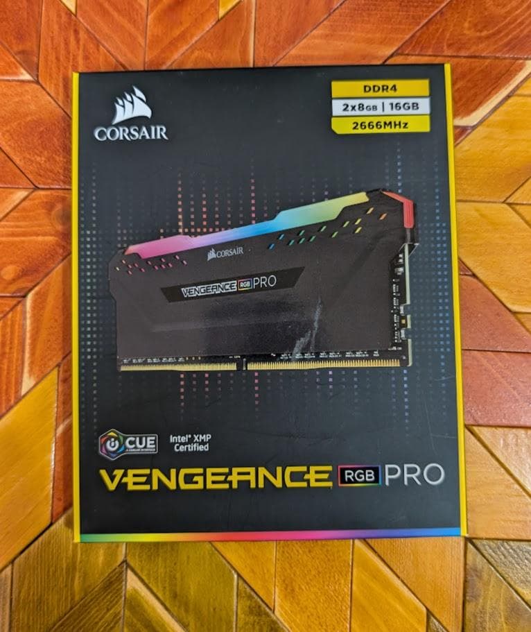 CORSAIR VENGEANCE RGB PRO 8GX2枚とおまけ付き