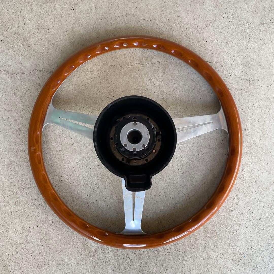 ナルディ　ウッドステアリング　直径約35.5cm ボス付き(品番OT-163)