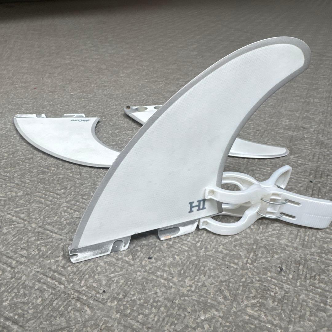 FCS II HI ホワイト サーフボードフィン 3枚セット