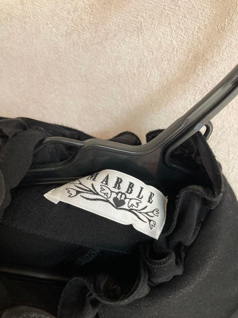 MARBLE カメオタイ付き後編み上げブラウス