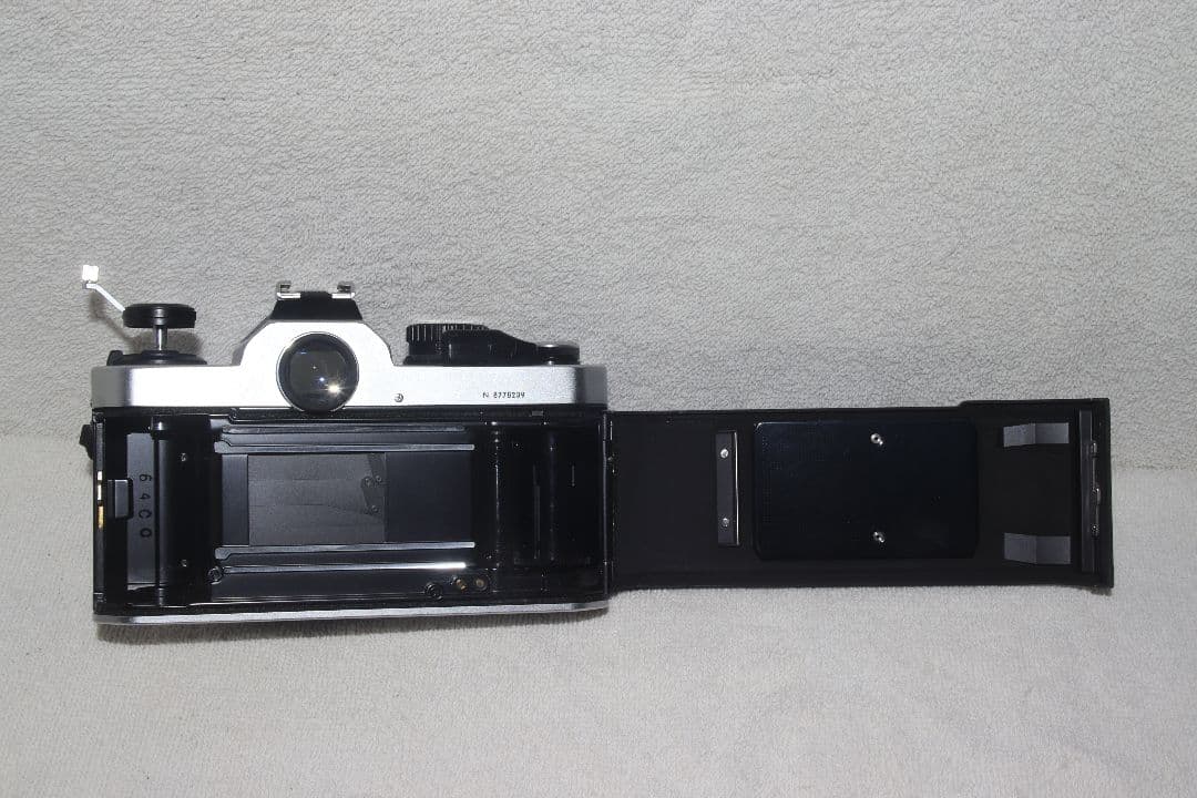 Nikon newFM2 後期型 ボディ+単焦点レンズ