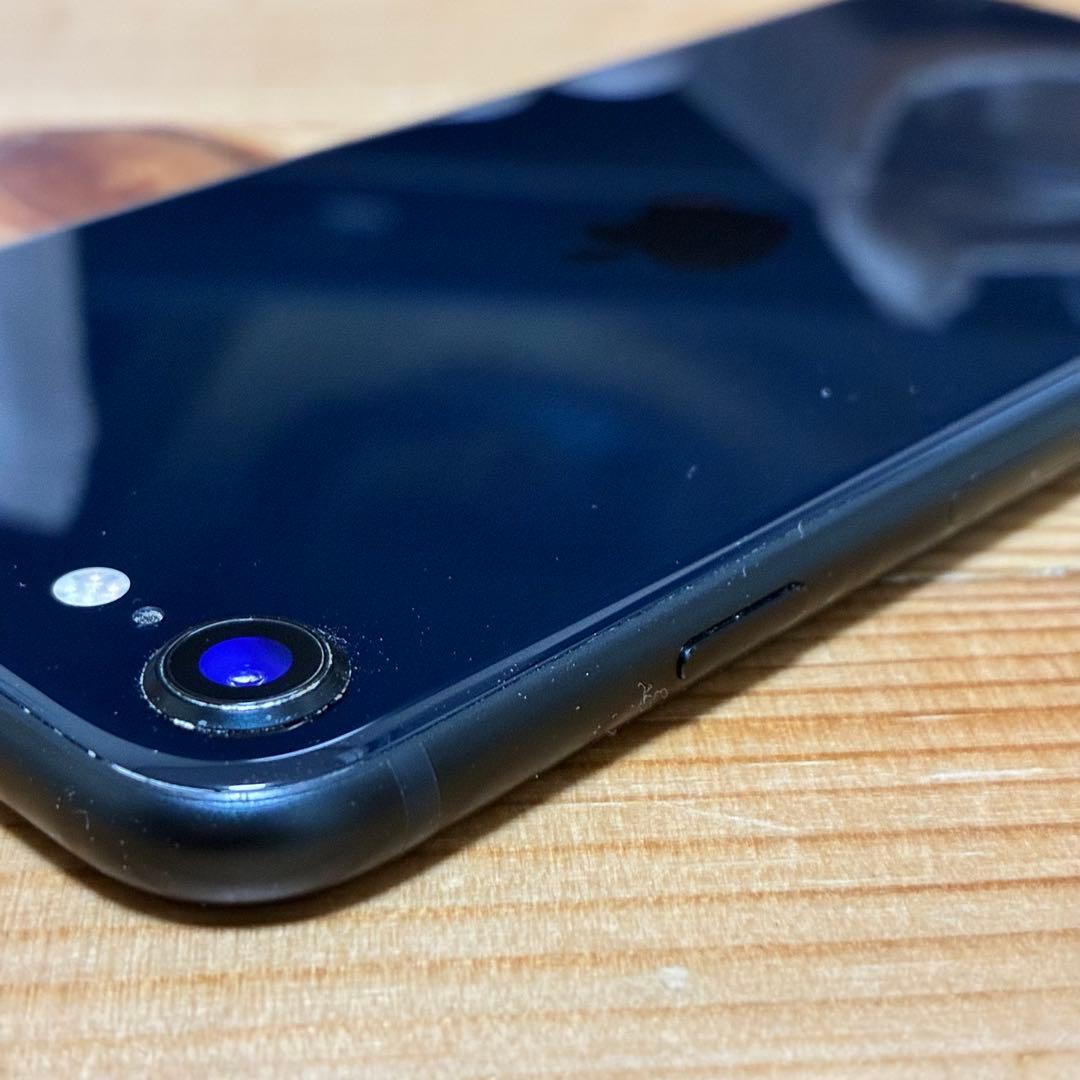 バッテリー新品　iPhoneSE第3世代64GB SIMフリー　yy17700b