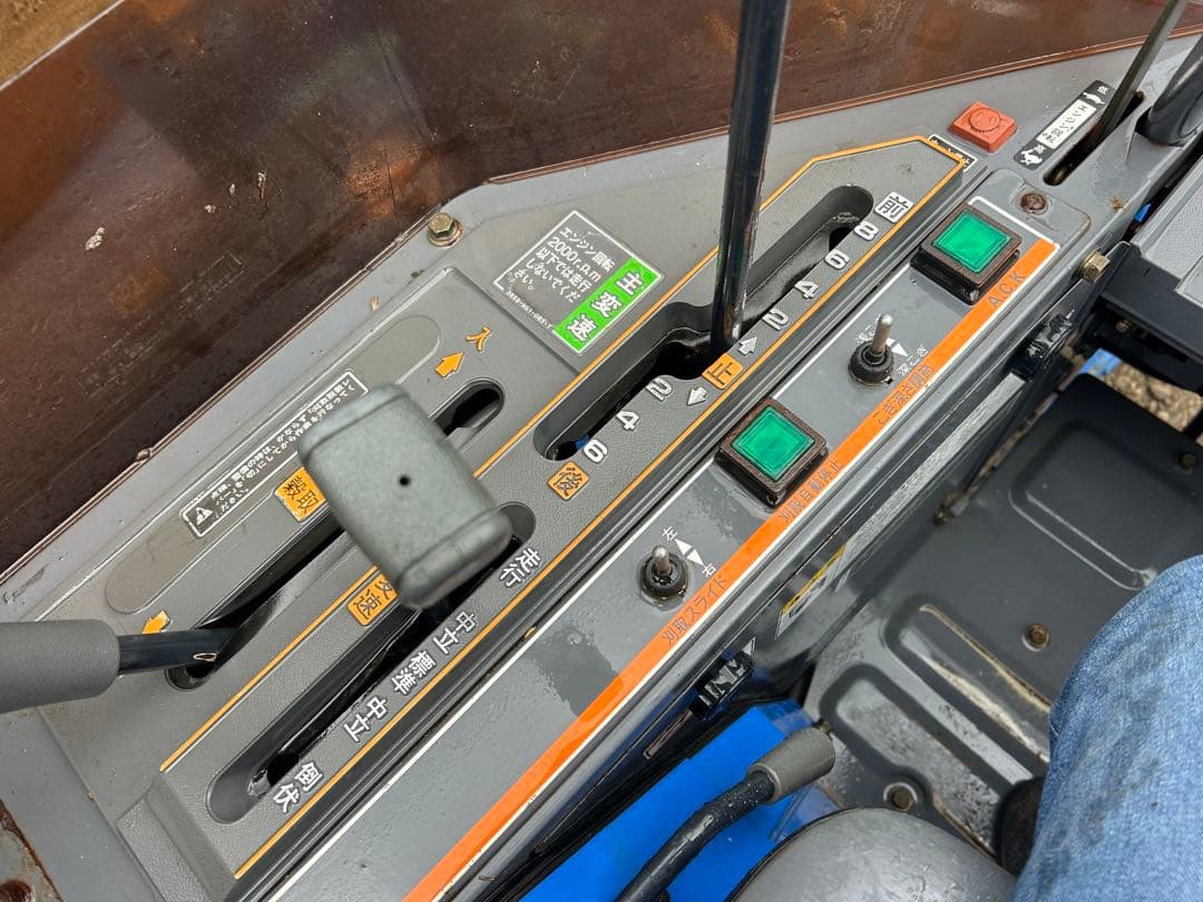 宮崎　イセキ　2条刈り コンバイン 13馬力 こぎ深さ自動ディーゼル　 動画あり