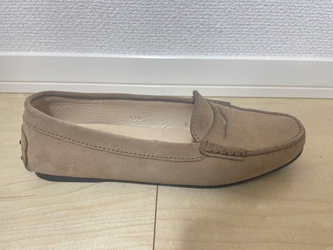 TOD'S ベージュ ローファー スウェード