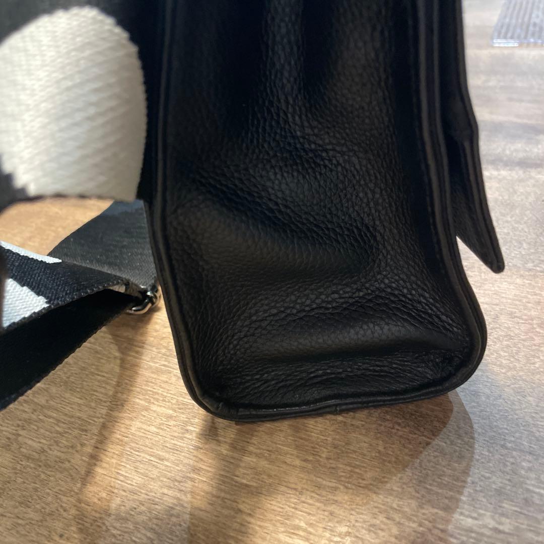 最終値下げear PAPILLONNER本革ワイドテープショルダーボディバッグ