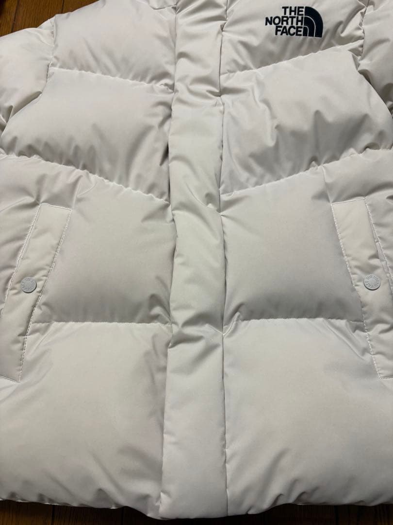 希少ノースフェイス　フリームーブダウンジャケット グレーホワイト　Mサイズ