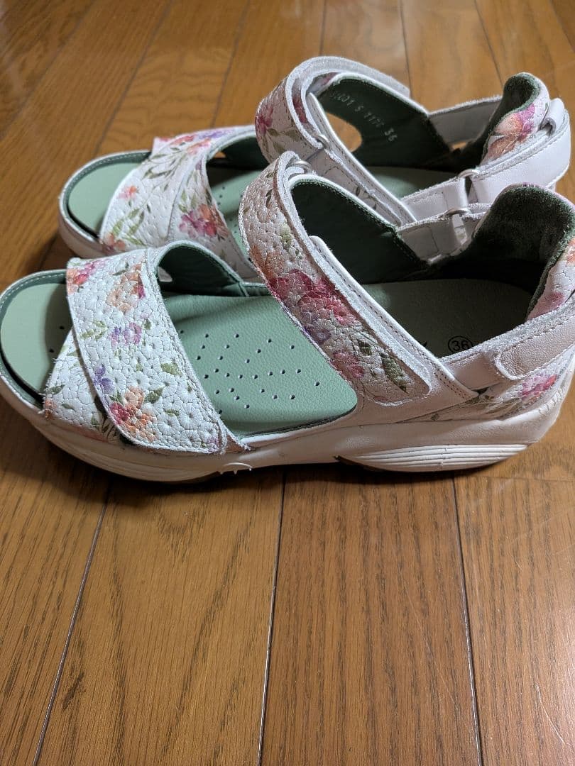 ストレッチウォーカー 花柄サンダル 36 23cm コンフォート