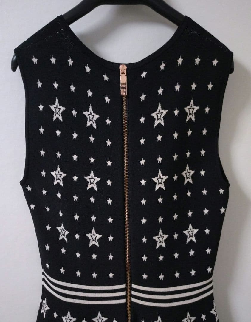 TED BAKER(テッドベイカー) 星柄ドット ニットフレアワンピース