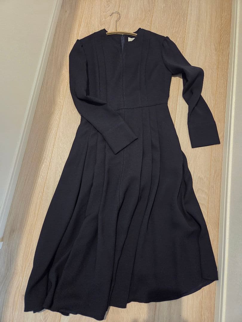 美品　セルフォードひざ丈ワンピース 長袖