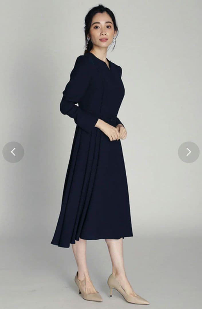 美品　セルフォードひざ丈ワンピース 長袖