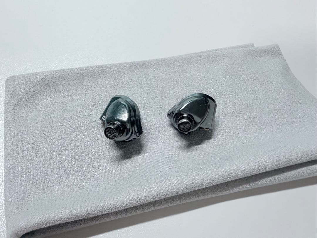 acoustune HS1670SS ガンメタx シルバー　　おまけ付き