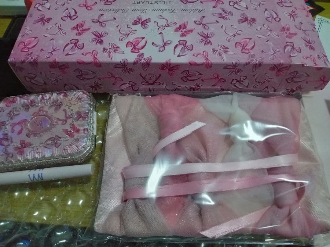 最終値下げ送料無料新品未開封ジルスチュアート　リボンファッションショーコフレ