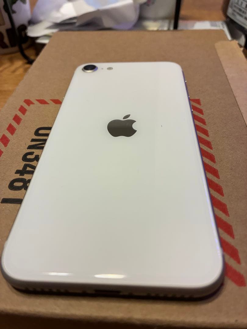 iPhoneSE第三世代64GBSIMフリー