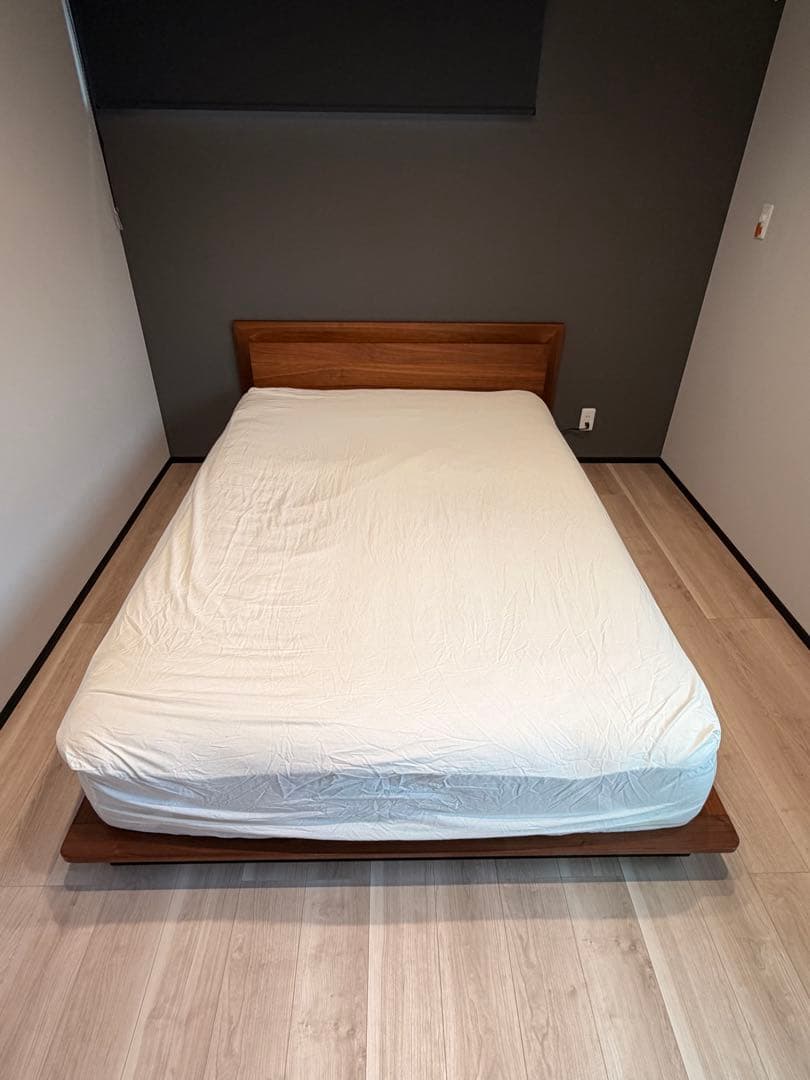 Maison ベッドフレーム