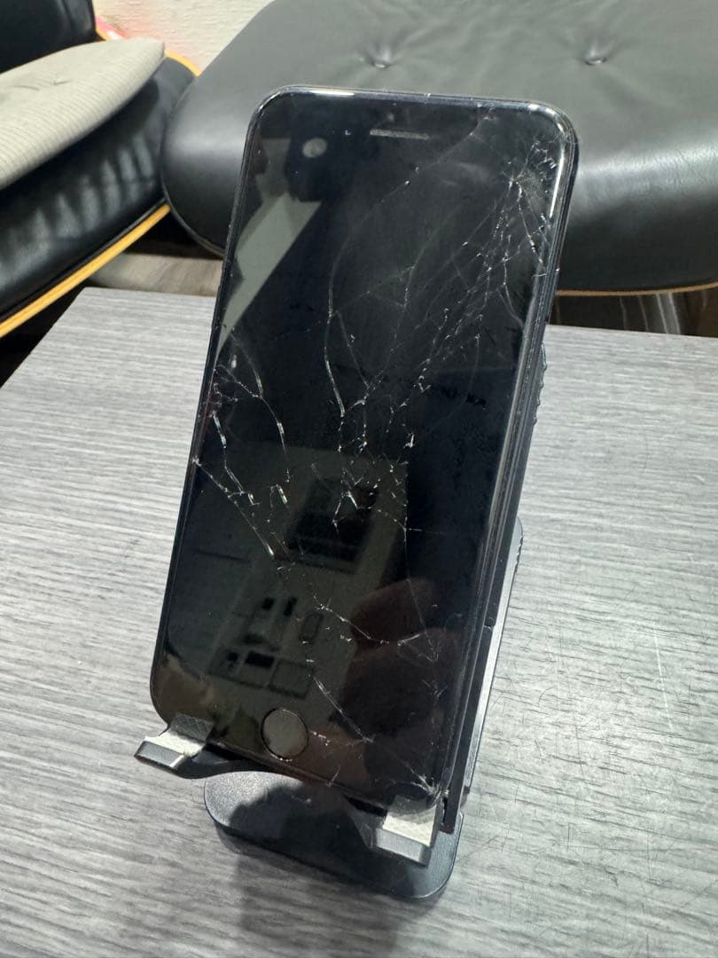 iPhonese3 第三世代　128gb ジャンク　画面割れ　se3