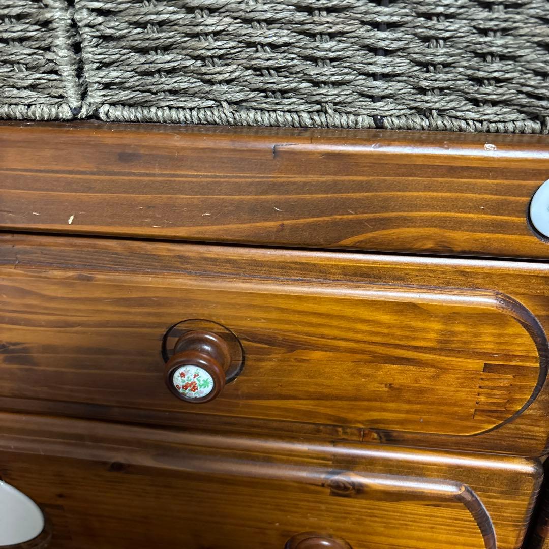 昭和レトロタンス　いちご柄