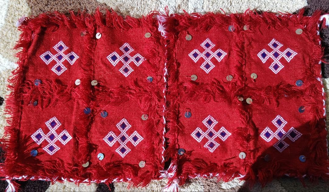 刺繍模様のクッションカバーセット