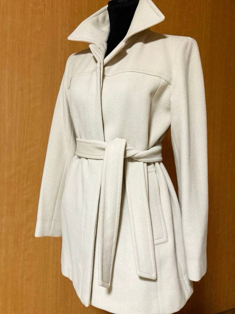 【バーバリーロンドン】ホワイト ベルト付きショートコート40