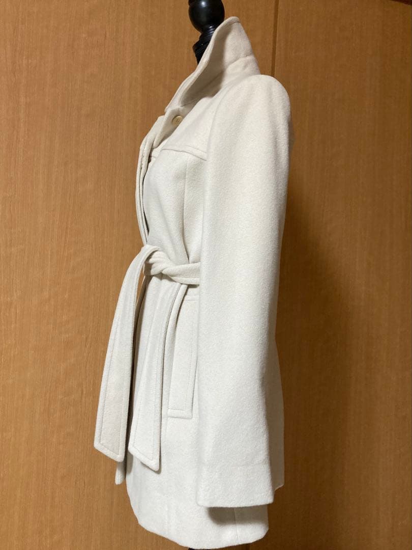 【バーバリーロンドン】ホワイト ベルト付きショートコート40