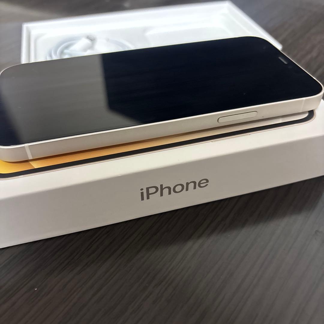 美品iPhone 12 ホワイト 64GB