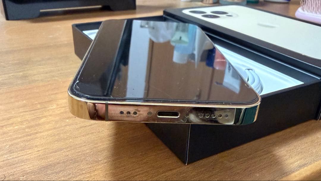 Apple iPhone 13 pro ゴールド　256GB 本体SIMフリー