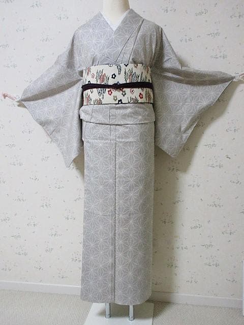 本場白大島紬：麻の葉柄：美品：袷着物：11マルキ：しつけ糸：P10