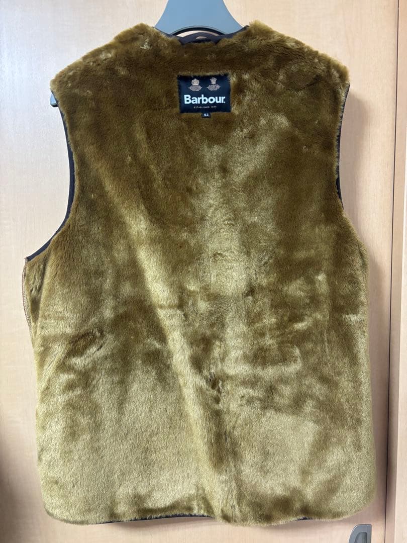 【サイズ42】Barbour フロントジップ ファーライナーベスト　AW23