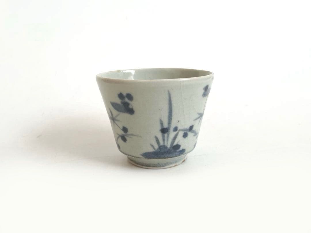 骨董　古伊万里　染付　草花文様　蕎麦猪口　高台付　縁共色直しあり