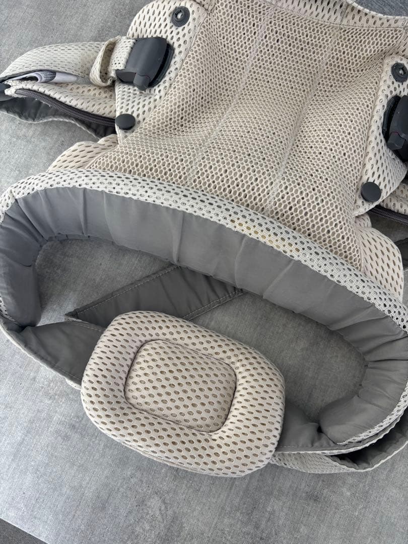 【美品】BABYBJÖRN HARMONY 抱っこ紐 クリーム色