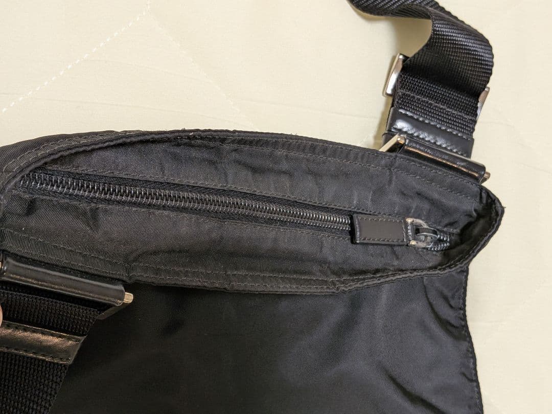 PRADA プラダ ナイロン ショルダーポーチ ブラック サコッシュ