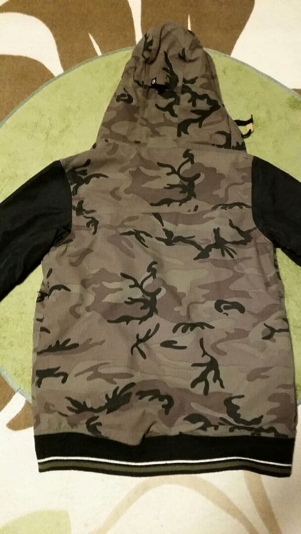 スノーボード　ウェア　ホールデン　Mサイズ　メンズ　レディース　カモフラ