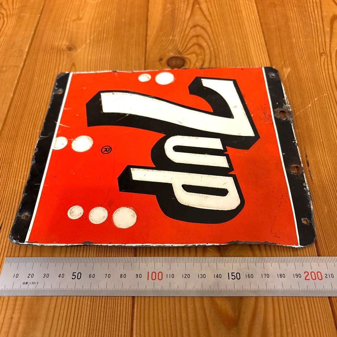40’s セブンアップ　エンボス　看板　USA アンティーク　7up サイン