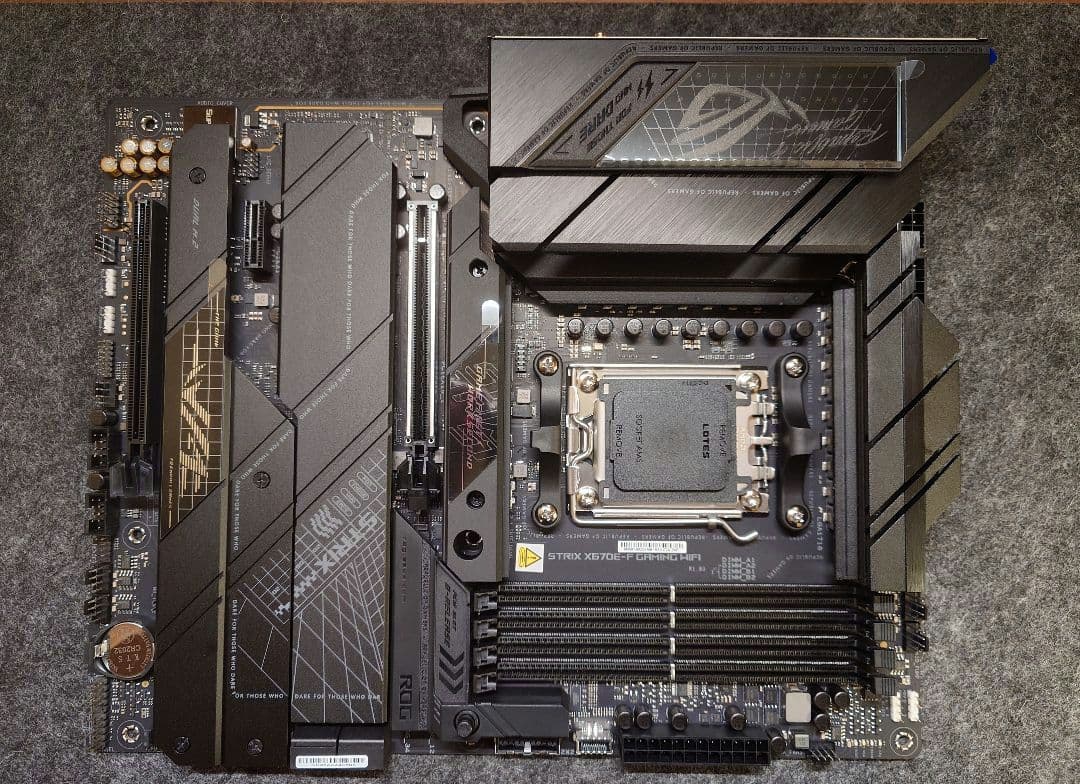 ROG STRIX X670E-F GAMING WIFI マザーボード