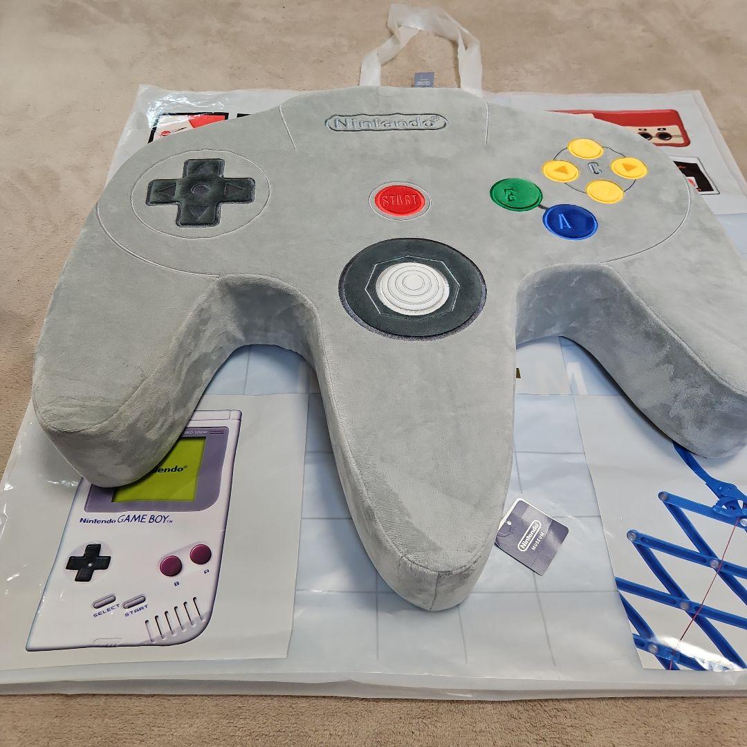 Nintendo 64 コントローラー型クッション　ニンテンドーミュージアム