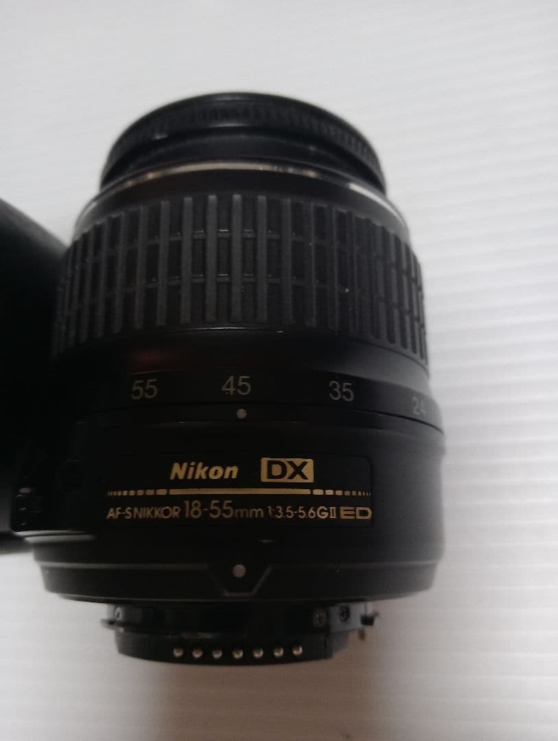 Nikon D70 デジタル一眼レフカメラレンズ付き