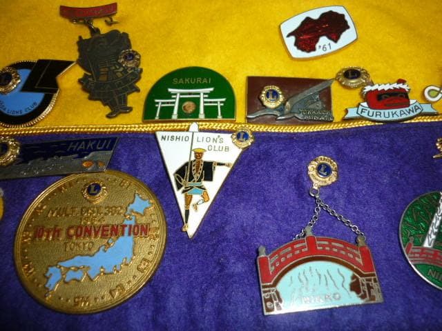 ◆ライオンズクラブ 帽子と七宝製ピンバッジ48個 1個は元会長10K 10金