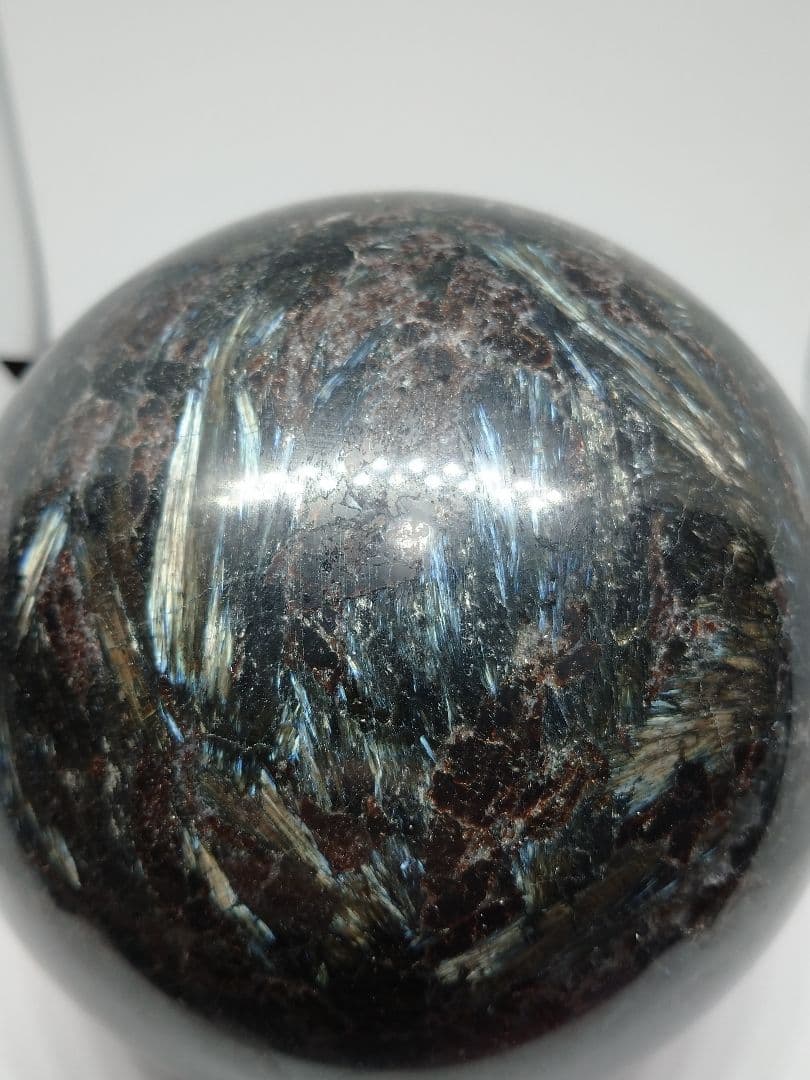 天然石■アルベゾン閃石・アルベゾナイト ■ヌーマイト■スフィア■丸玉■台座付き