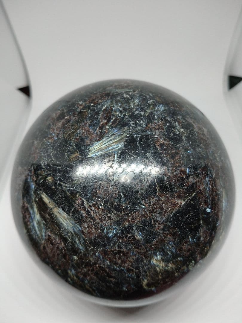 天然石■アルベゾン閃石・アルベゾナイト ■ヌーマイト■スフィア■丸玉■台座付き