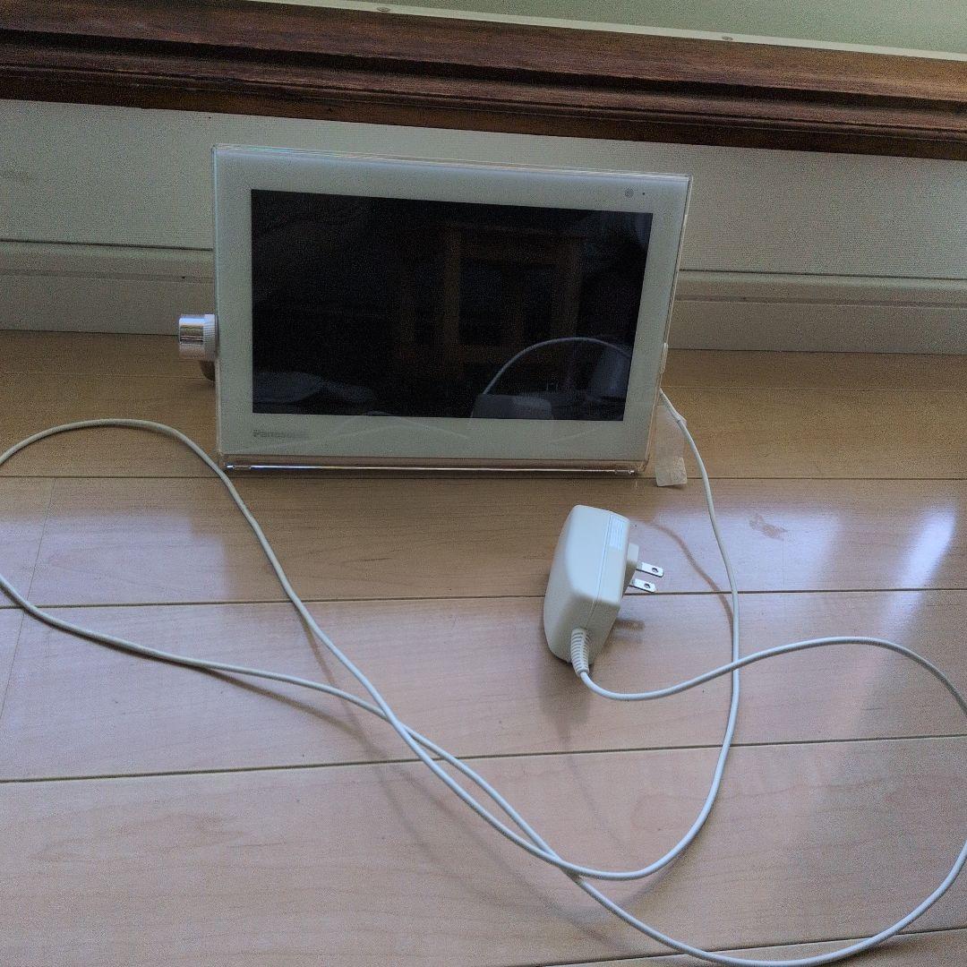 プライベートビエラ　ポータブルテレビ 10V型 ホワイト2016年製　ジャンク品