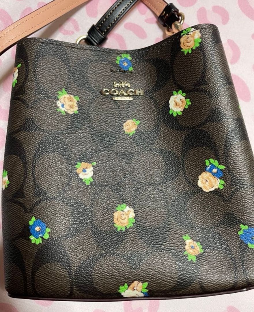 未使用♡ 断捨離中　コーチ　coach 小花　春　花柄　可愛い　ショルダー