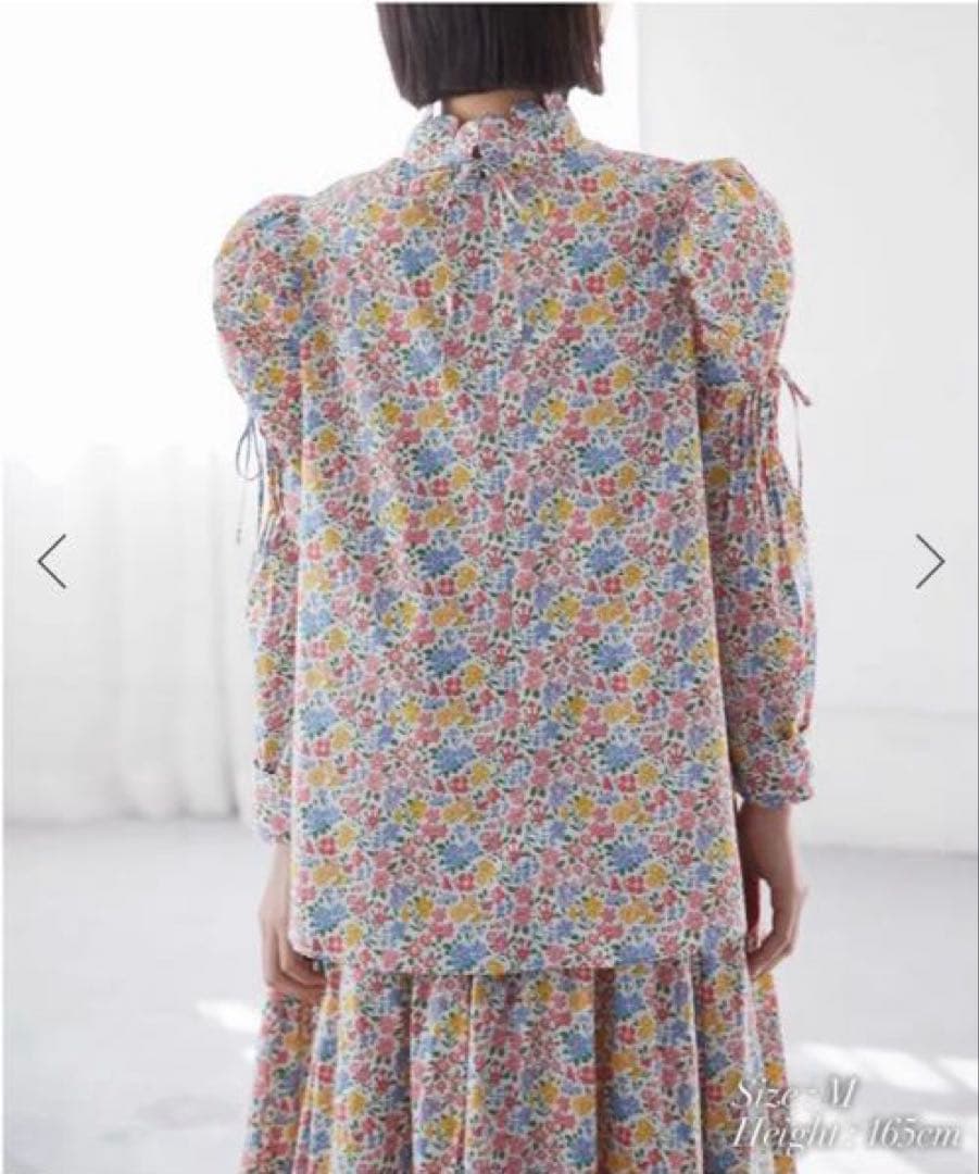 SEVEN TEN リバティプリントスカラップブラウス